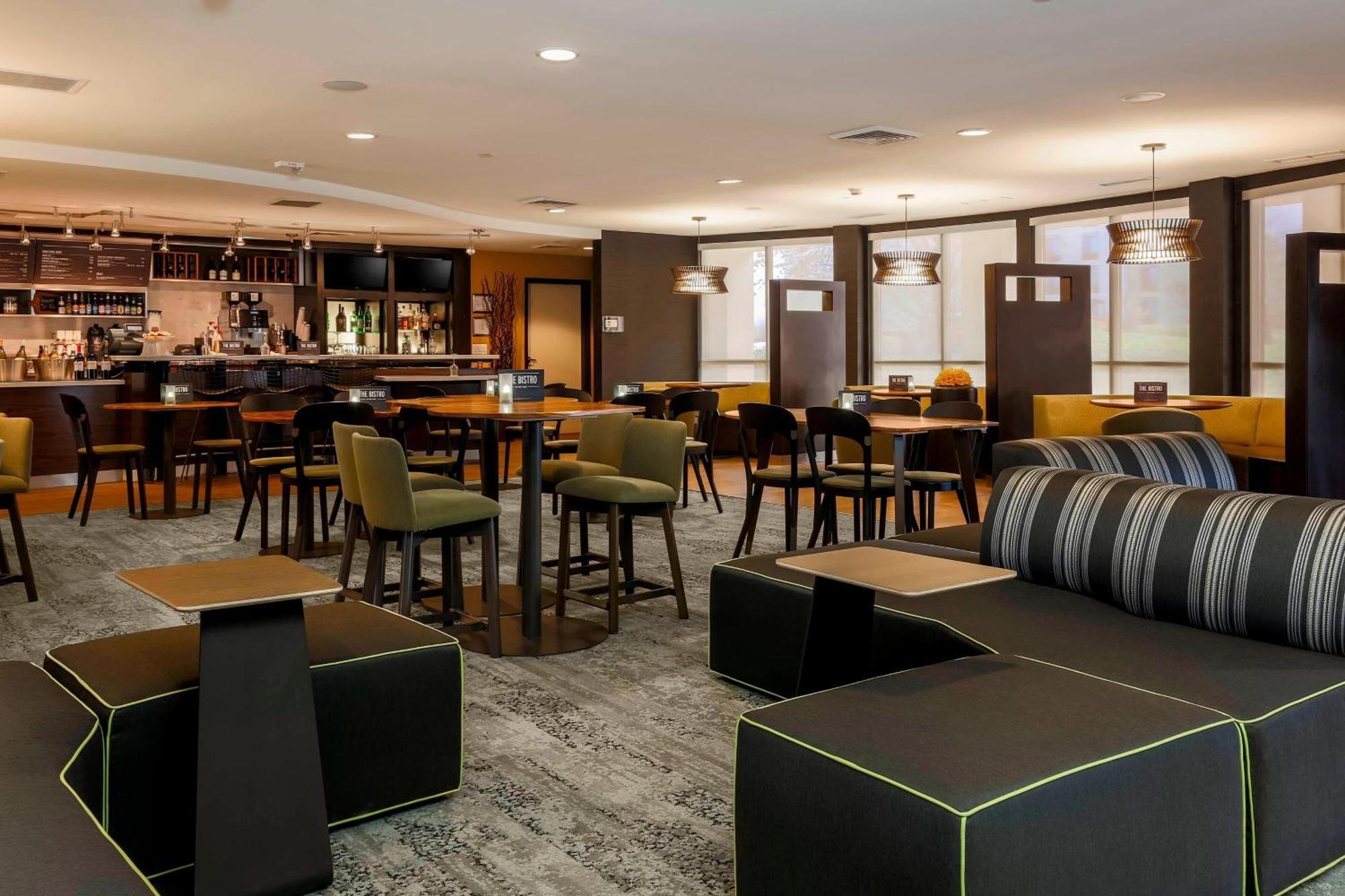 Готель Courtyard By Marriott Potomac Mills Вудбридж Екстер'єр фото