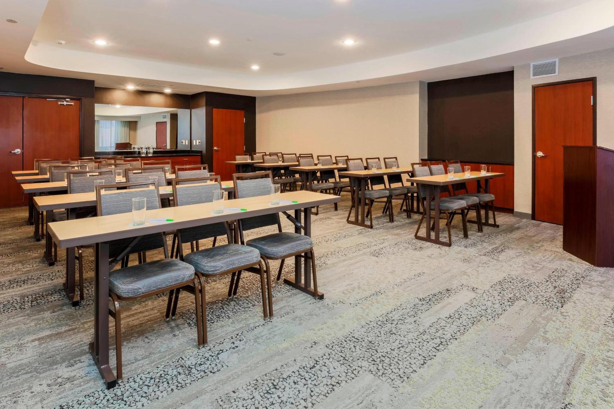Готель Courtyard By Marriott Potomac Mills Вудбридж Екстер'єр фото