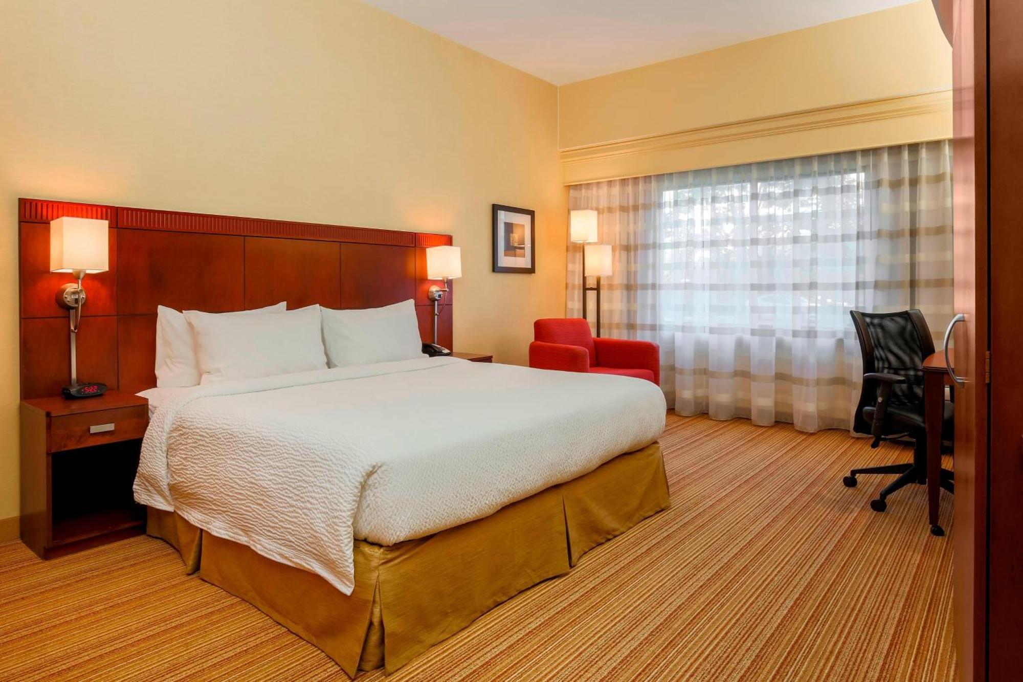 Готель Courtyard By Marriott Potomac Mills Вудбридж Екстер'єр фото